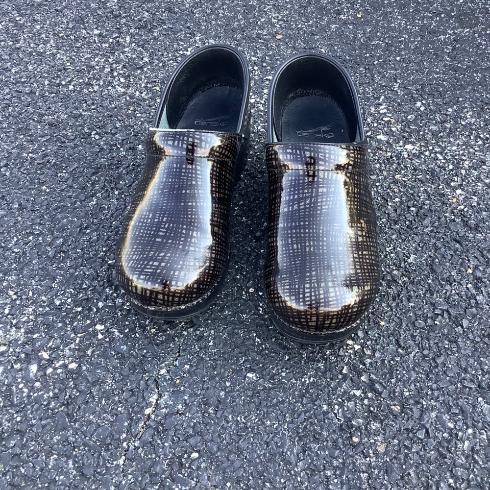 Dansko Professional Wide Clogs Bronze Grid Patent Leather Nursing Shoes EU 38 - Picture 11 of 16